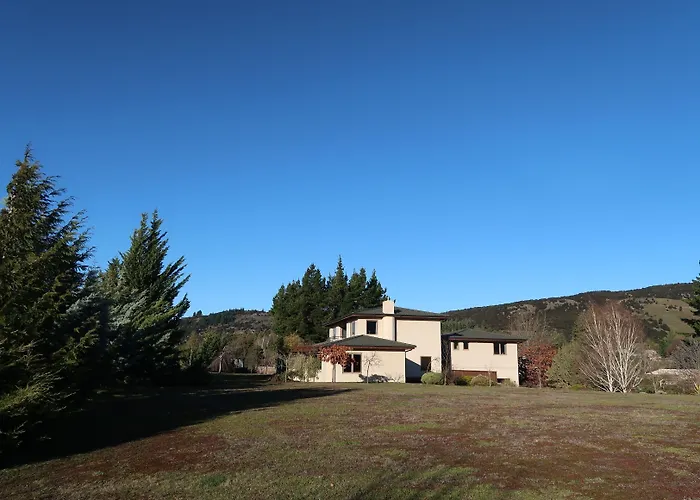 Black Peak View Apartment Wanaka