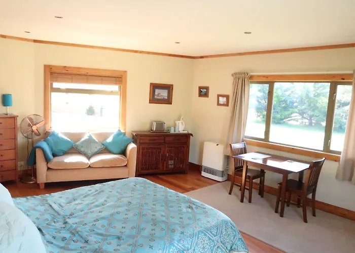 Black Peak View Apartment