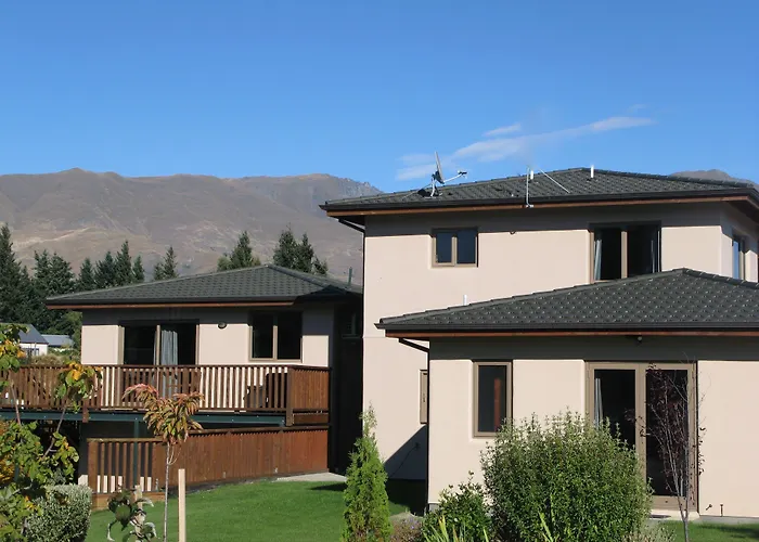 Black Peak View Apartment Wanaka